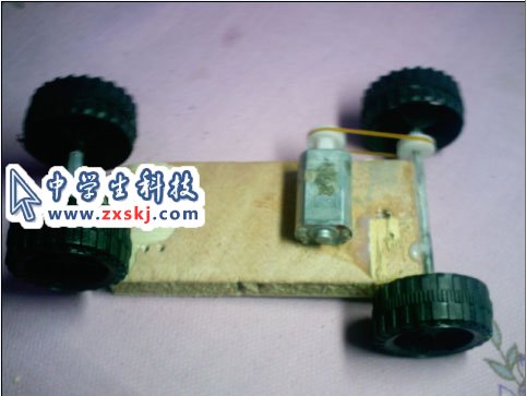 科技小制作-手工制作遙控汽車模型